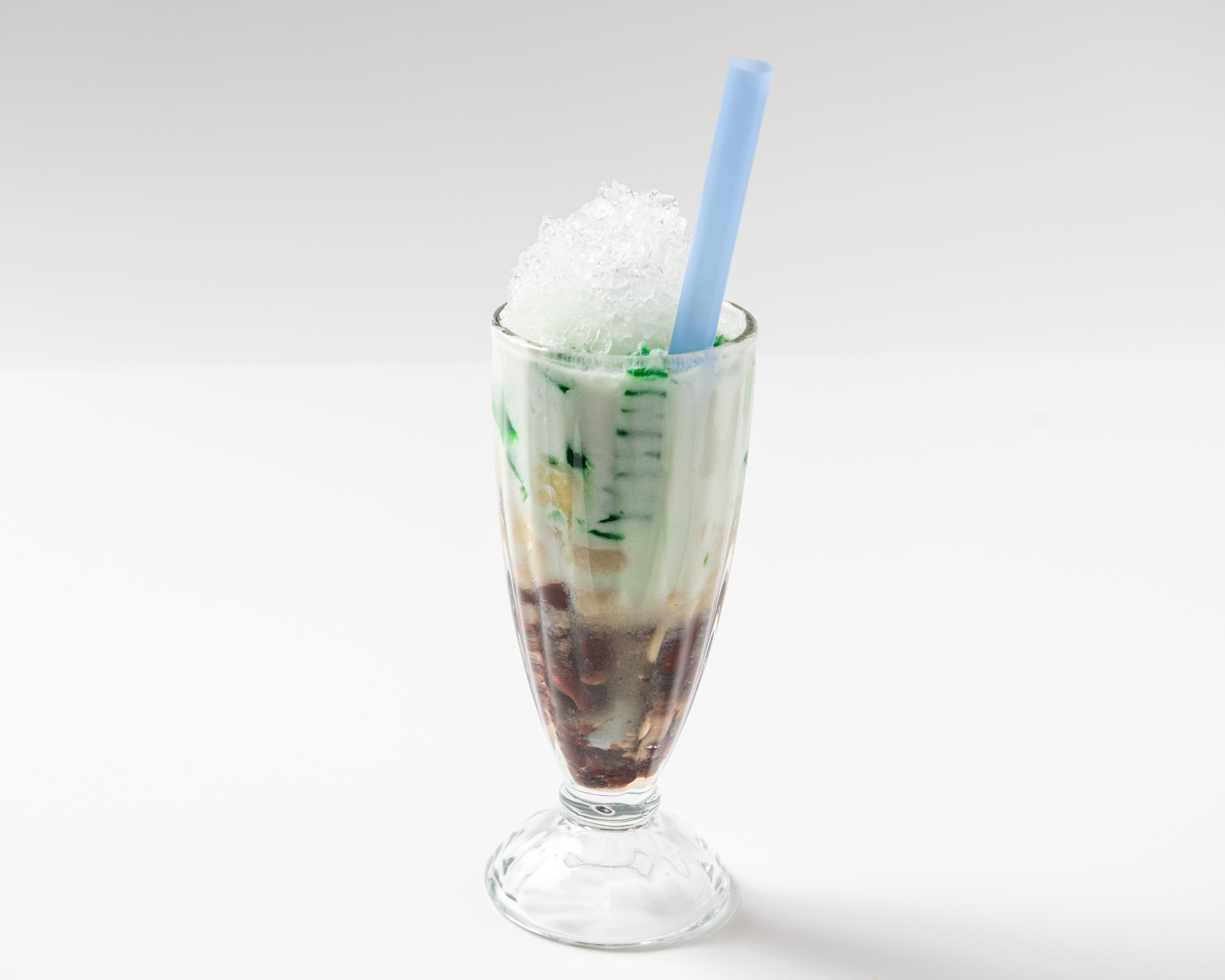 Chè Bốn Màu (Che Bon Mau) - Special colourful dessert with jello, red beans, and coconut milk