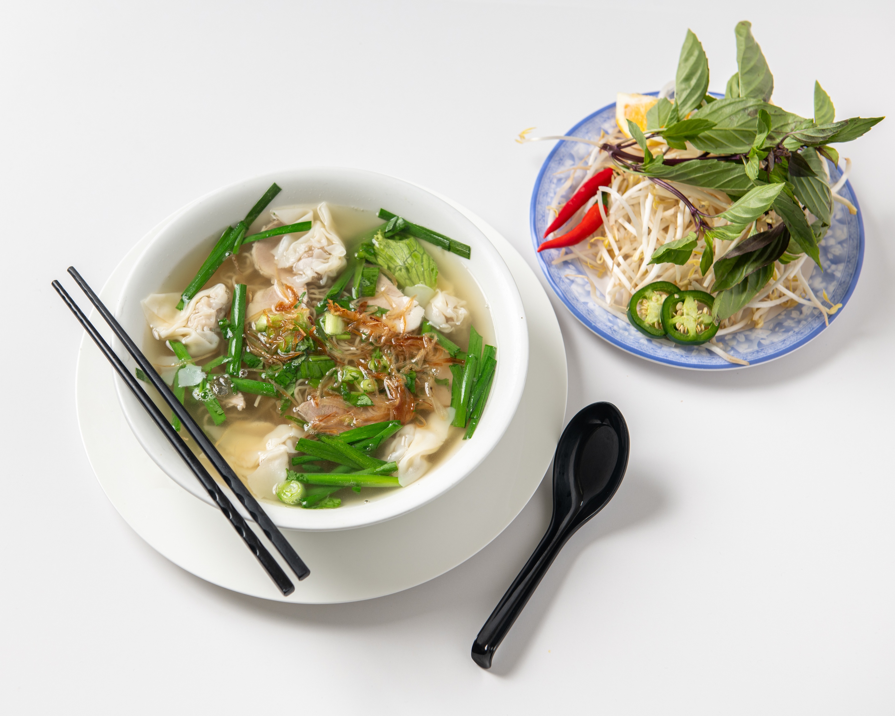 Hoành Thánh Mì (Hoanh Thanh Mi) - Vietnamese wontons and egg noodles in soup